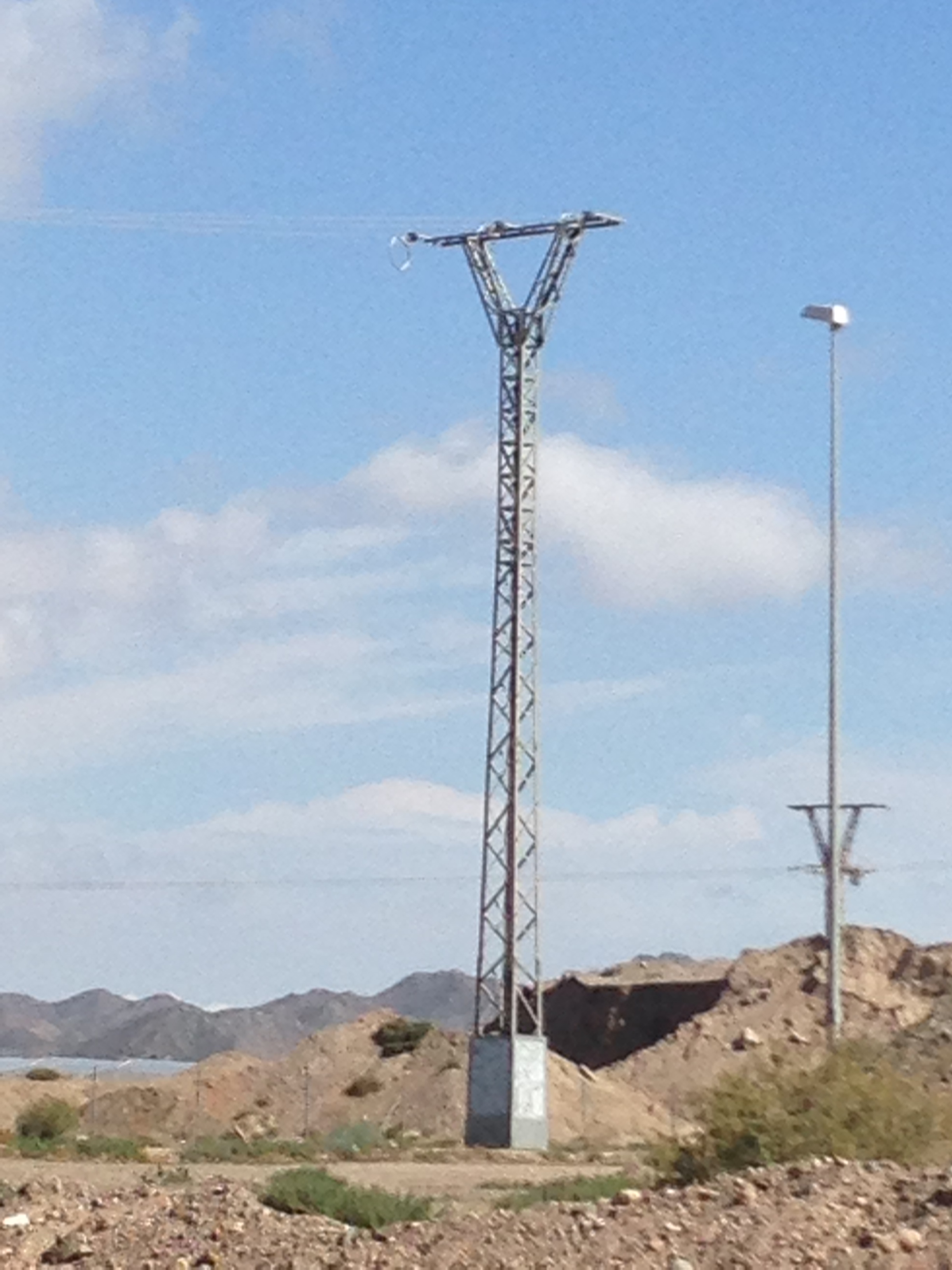 Poste de energía eléctrica